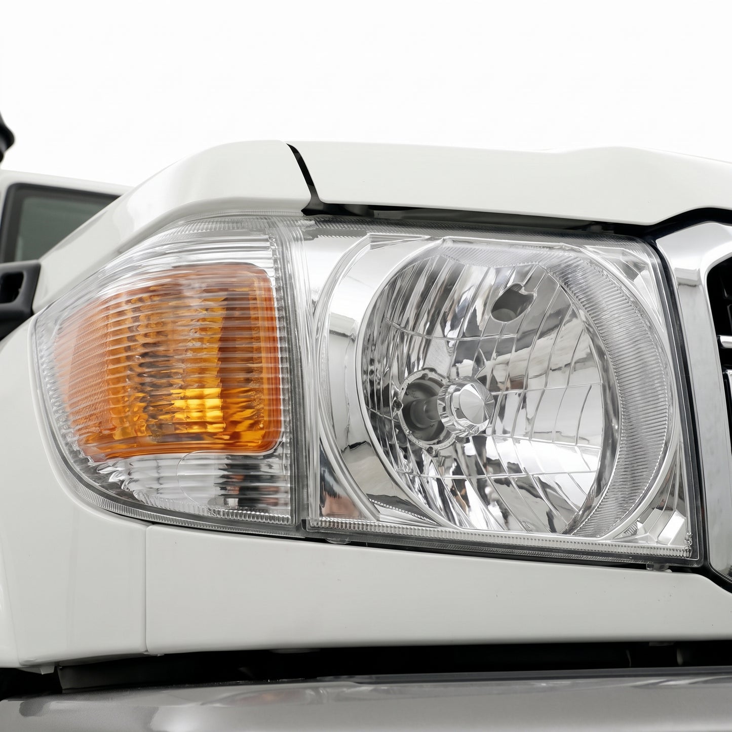Toyota LandCruiser 70 / 76 / 78 / 79 Series OEM Style Headlights LH + RH