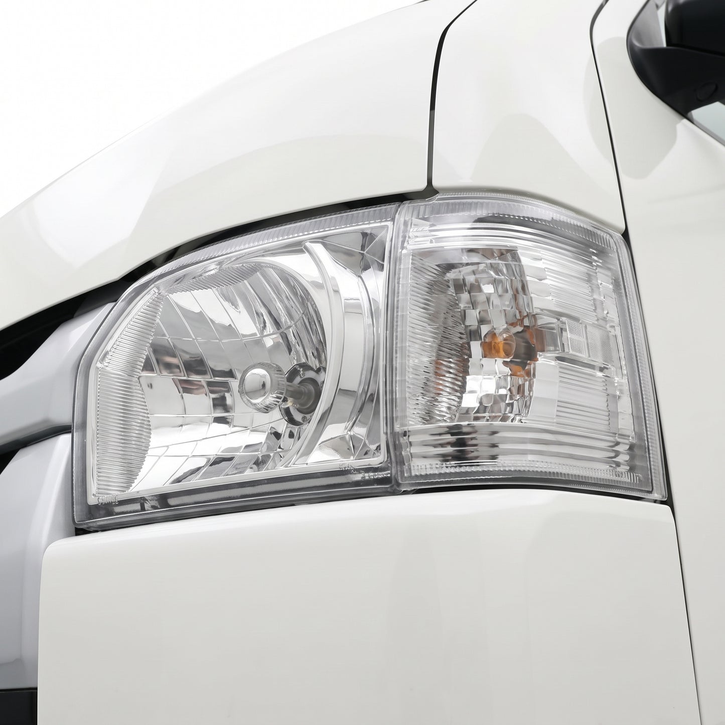 Toyota Hiace H200 / TRH / KDH Van Bus (2010 - 2013) Headlights LH + RH