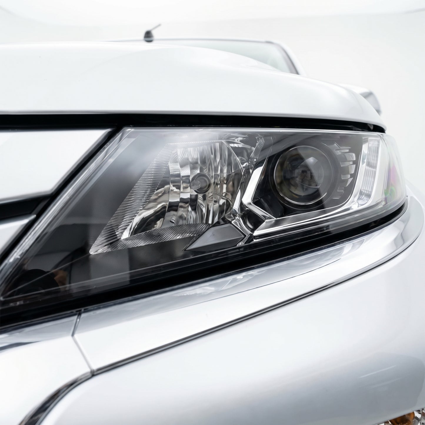 Mitsubishi Triton MQ / MR UTE (2019 - 2023) OEM Style Headlights LH + RH