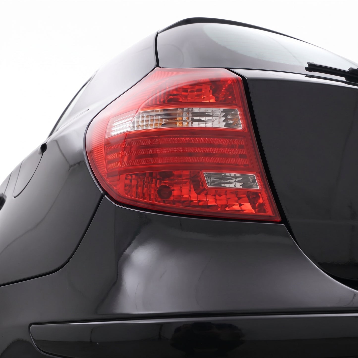 BMW 1 Series E87 (2007 - 2011) No LED Tinted OEM Style Tail Lights LH + RH