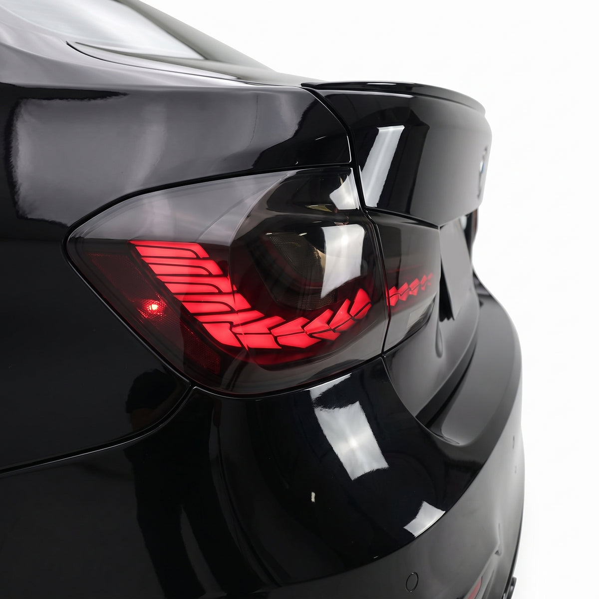BMW 3-Series F30 / F80 / M3 (2012 - 2015) Dragon Scale Style Sequential Smoked LED Tail Lights LH + RH installed