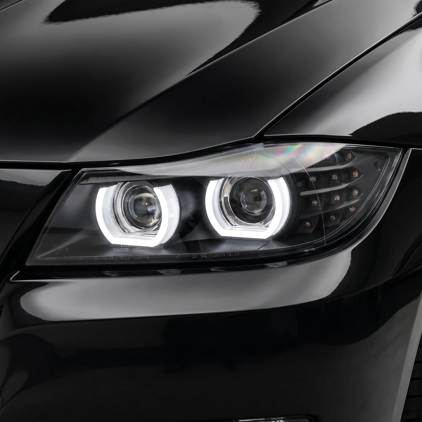 BMW 3 Series E90 / E91 (2009 - 2012) HID / Xenon Model LED 3D Angel-Eyes Projector Headlights LH + RH