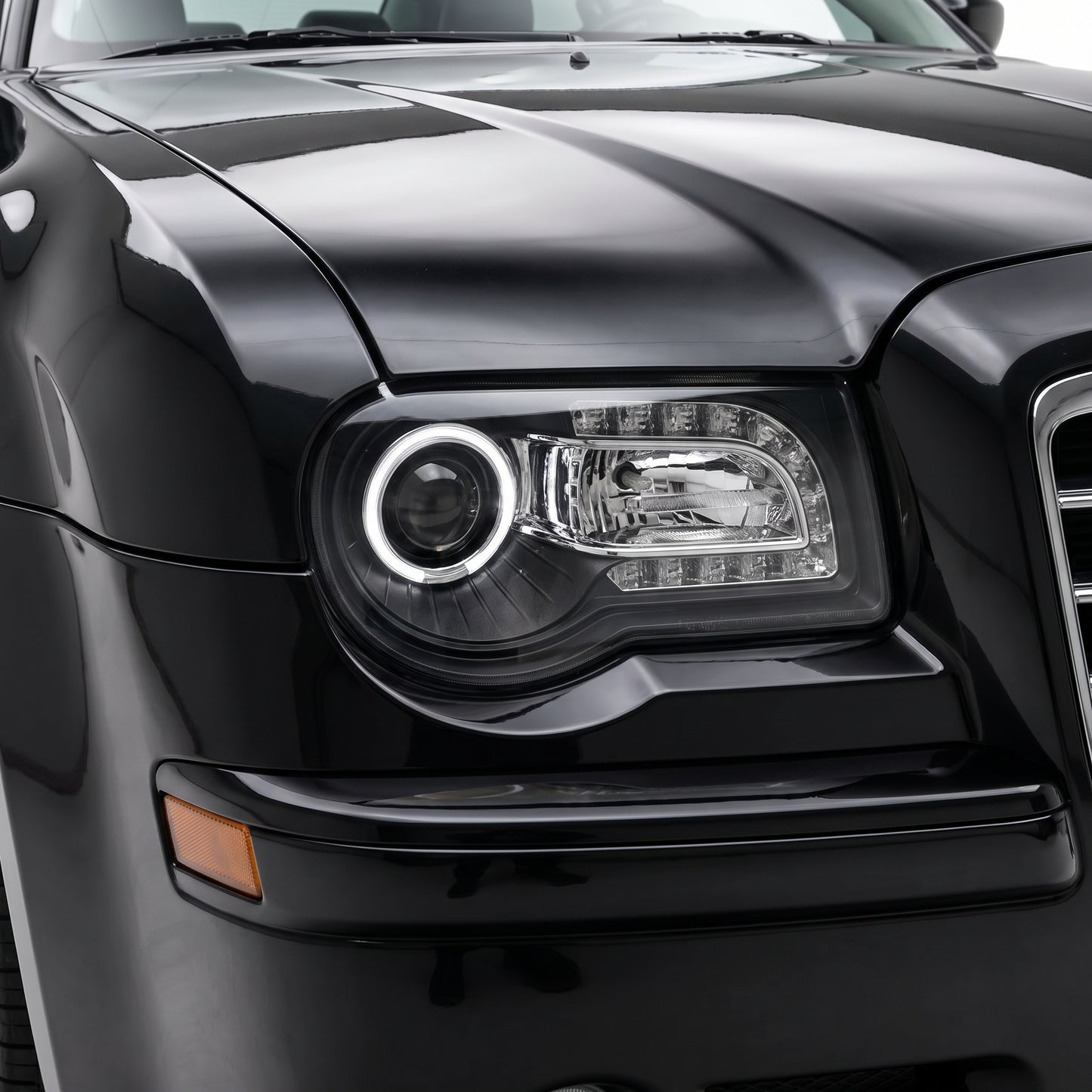 Chrysler 300C (2005 - 2012) LED Angel-Eyes Projector Headlights DRL LH + RH