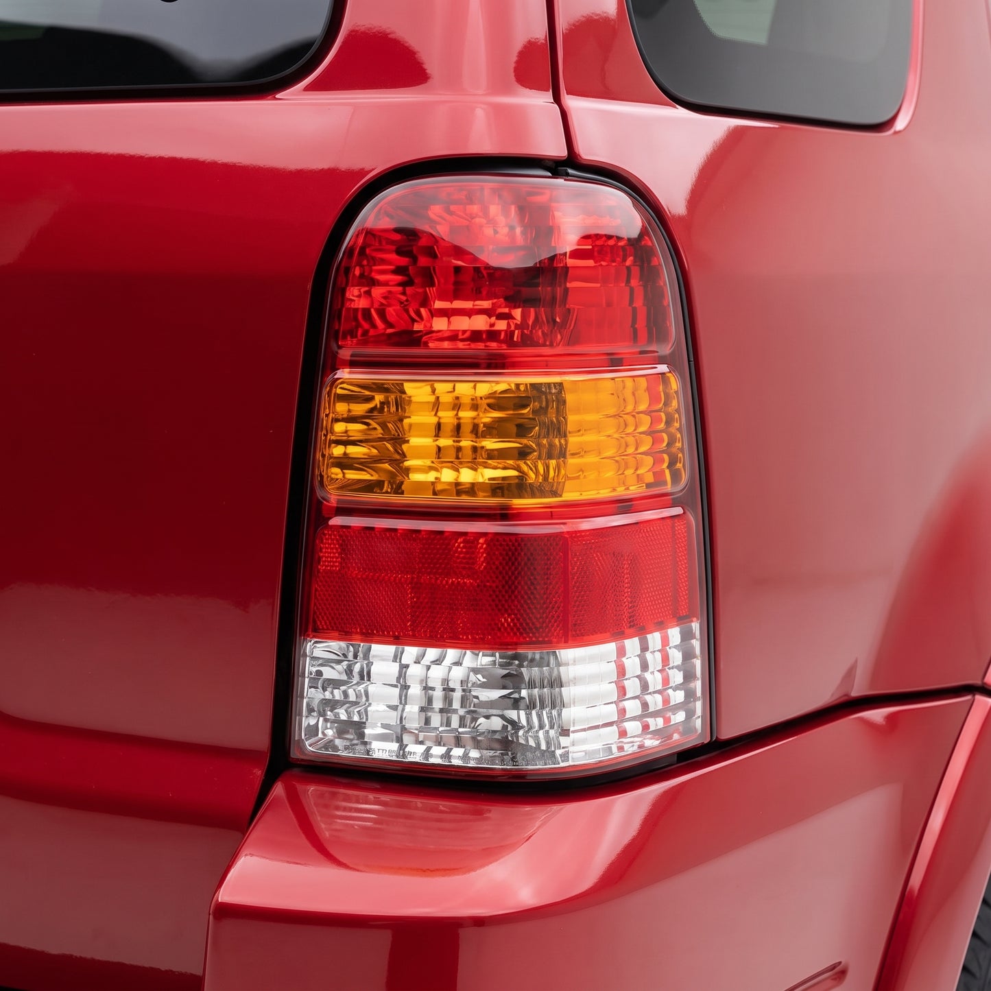 Ford Escape BA / ZA / ZB / ZC (2001 - 2007) Halogen OEM Style Tail Lights LH + RH