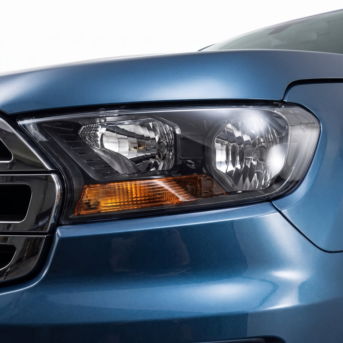 Ford Everest UA Series 1 (2015 - 2018) Non-Projector Headlights LH + RH installed close-up