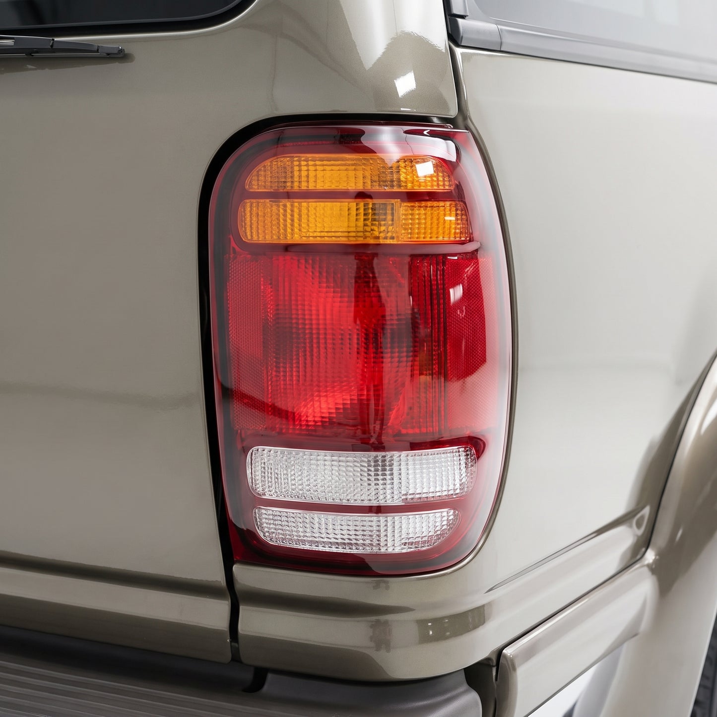 Ford Explore UN / UP / UQ / US (1998 - 2001) OEM Style Tail Lights LH + RH