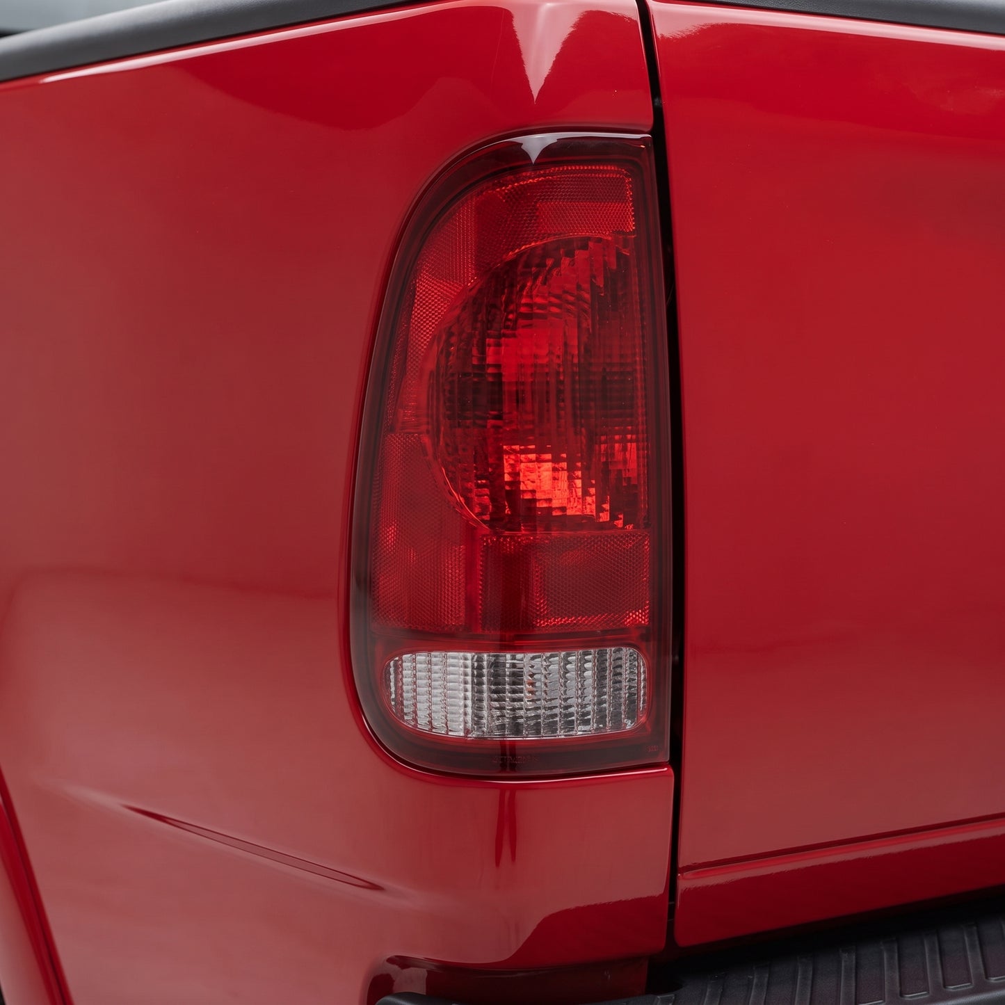 Ford F-150 (1997 - 2003) Halogen OEM Style Tail Lights LH + RH
