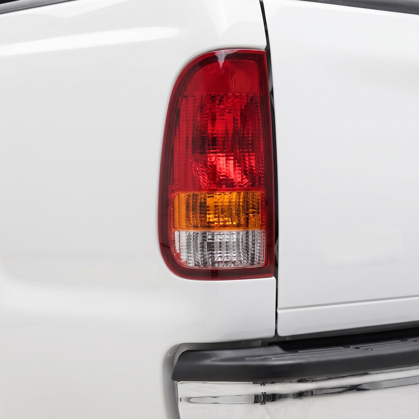 Ford F-350 Super Duty RM / RN (2001 - 2006) Halogen OEM Style Tail Lights LH + RH