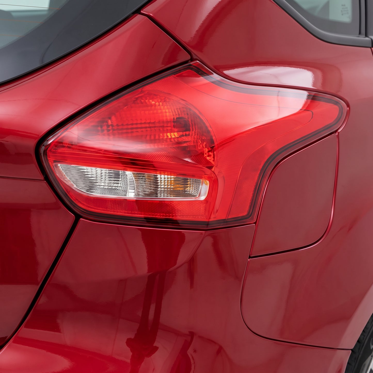 Ford Focus LZ Ambiente / Trend (2015 - 2018) OEM Style Tail Lights LH + RH
