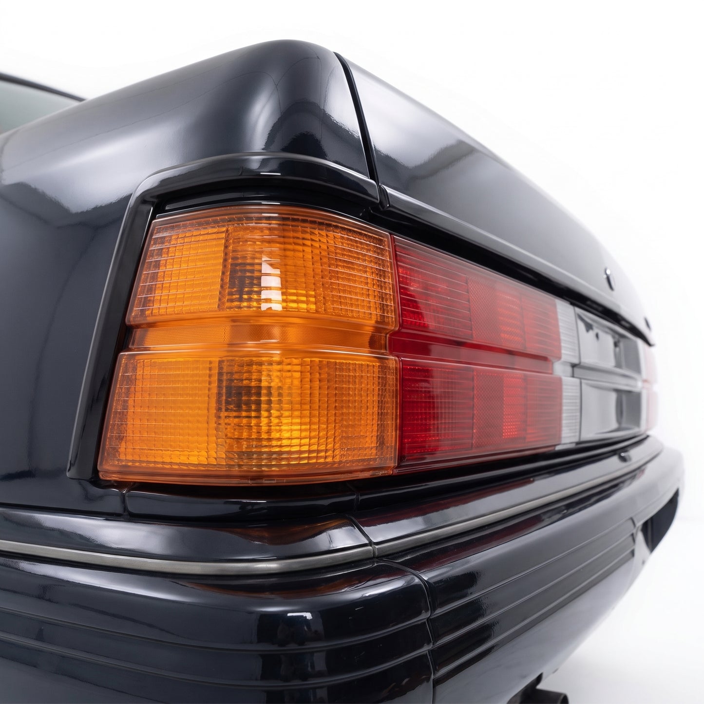 Holden Commodore VL Sedan (1986 - 1988) OEM Style Tail Lights + Gaskets LH + RH