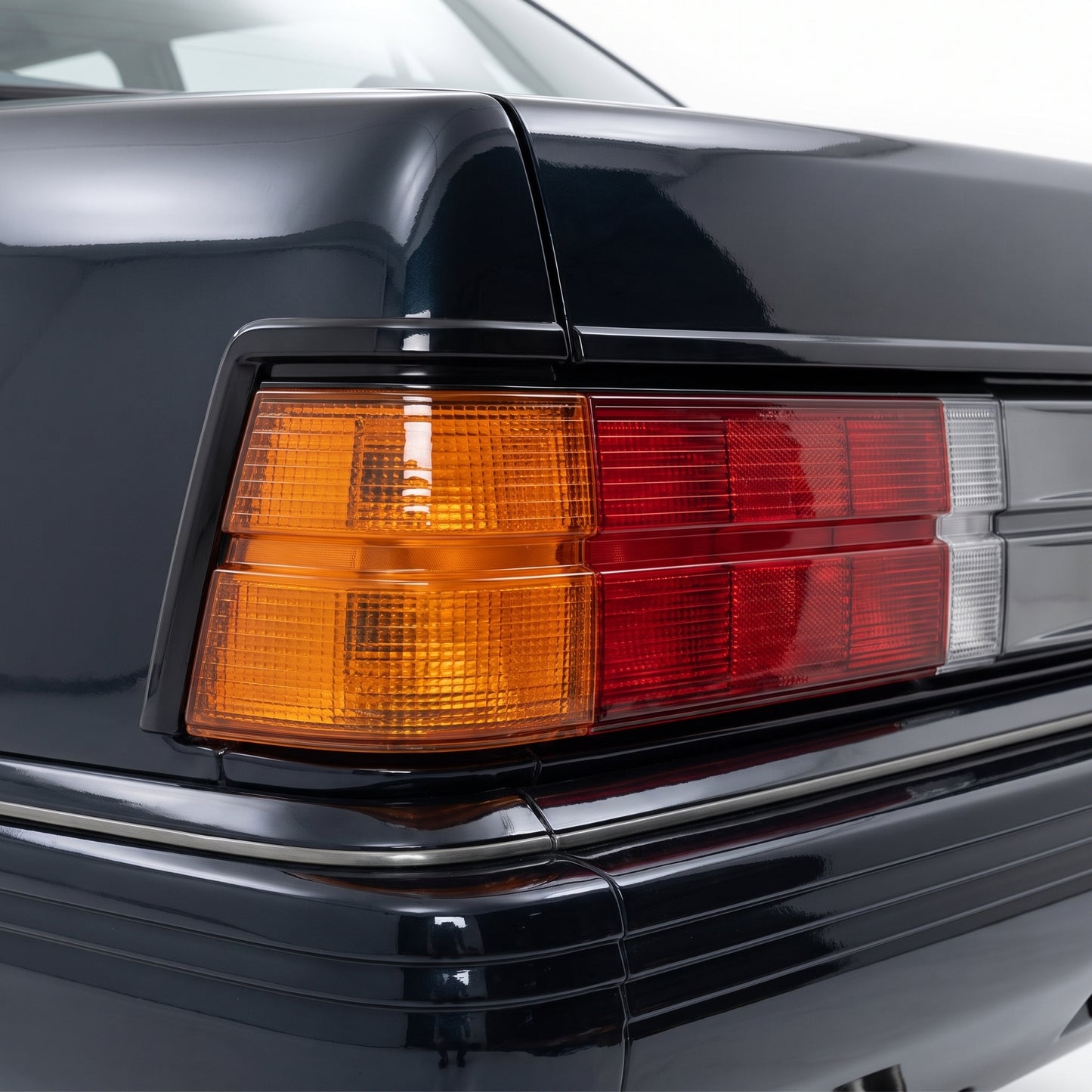 Holden Commodore VL Sedan (1986 - 1988) OEM Style Tail Lights + Gaskets LH + RH