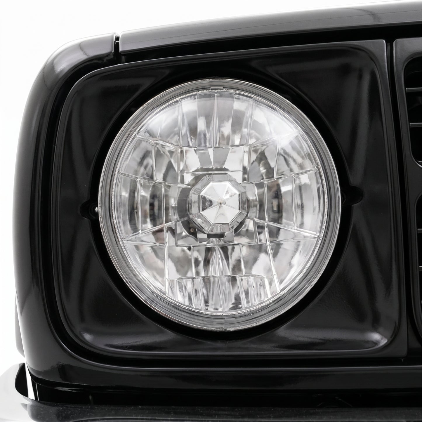 Holden Rodeo KB (1981 - 1988) 1 x 7" H4 Headlights LH + RH