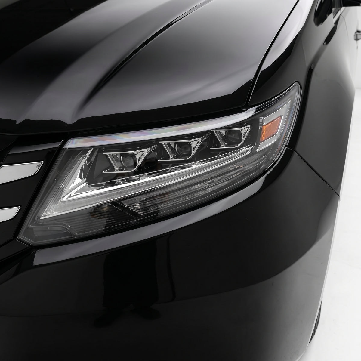 Honda Odyssey RC (2013 - 2021) Animation Sequential Headlights LH + RH installed