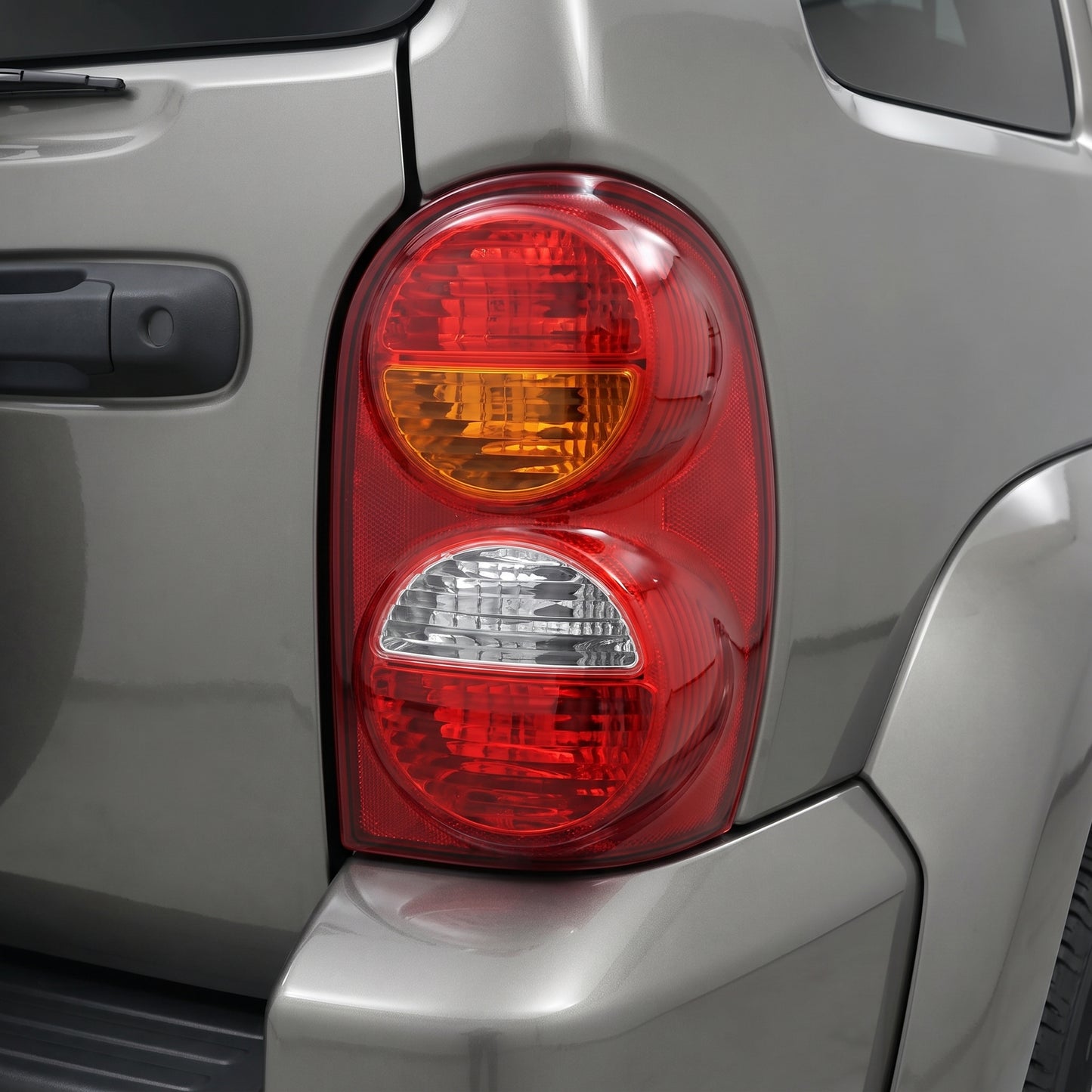 Jeep Cherokee KJ (2001 - 2004) Halogen Tail Lights LH + RH