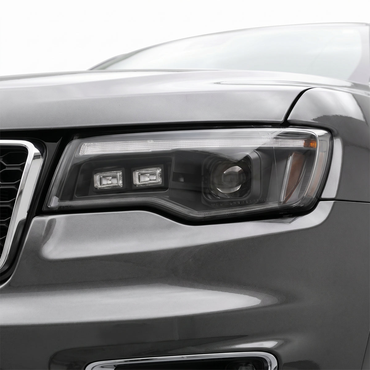 Jeep Grand Cherokee WK2 (2014- 2021) LED DRL Projector Headlights + Sequential Indicators LH + RH installed close-up