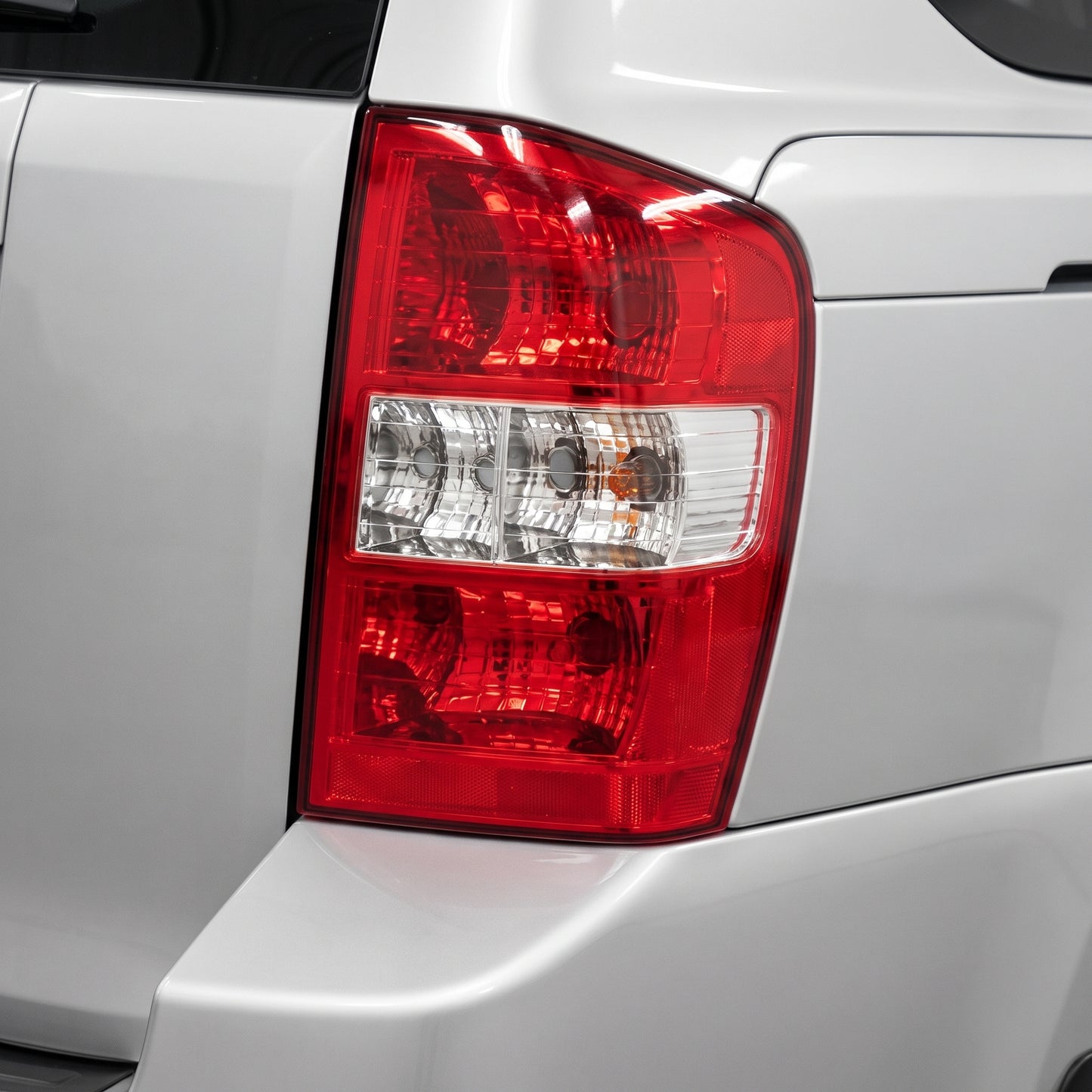 Kia Carnival VQ (2006 - 2011) Halogen OEM Style Tail Lights LH + RH