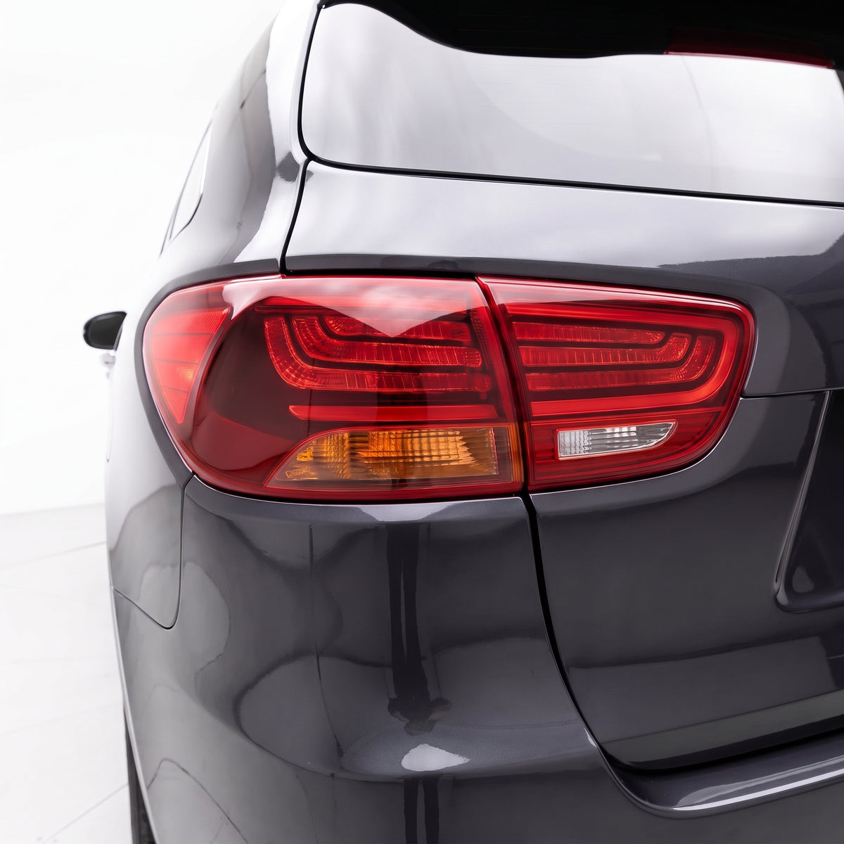 Kia Sorento UM SI / Sport (2017 - 2020) OEM Style Tail Lights LH + RH installed close-up