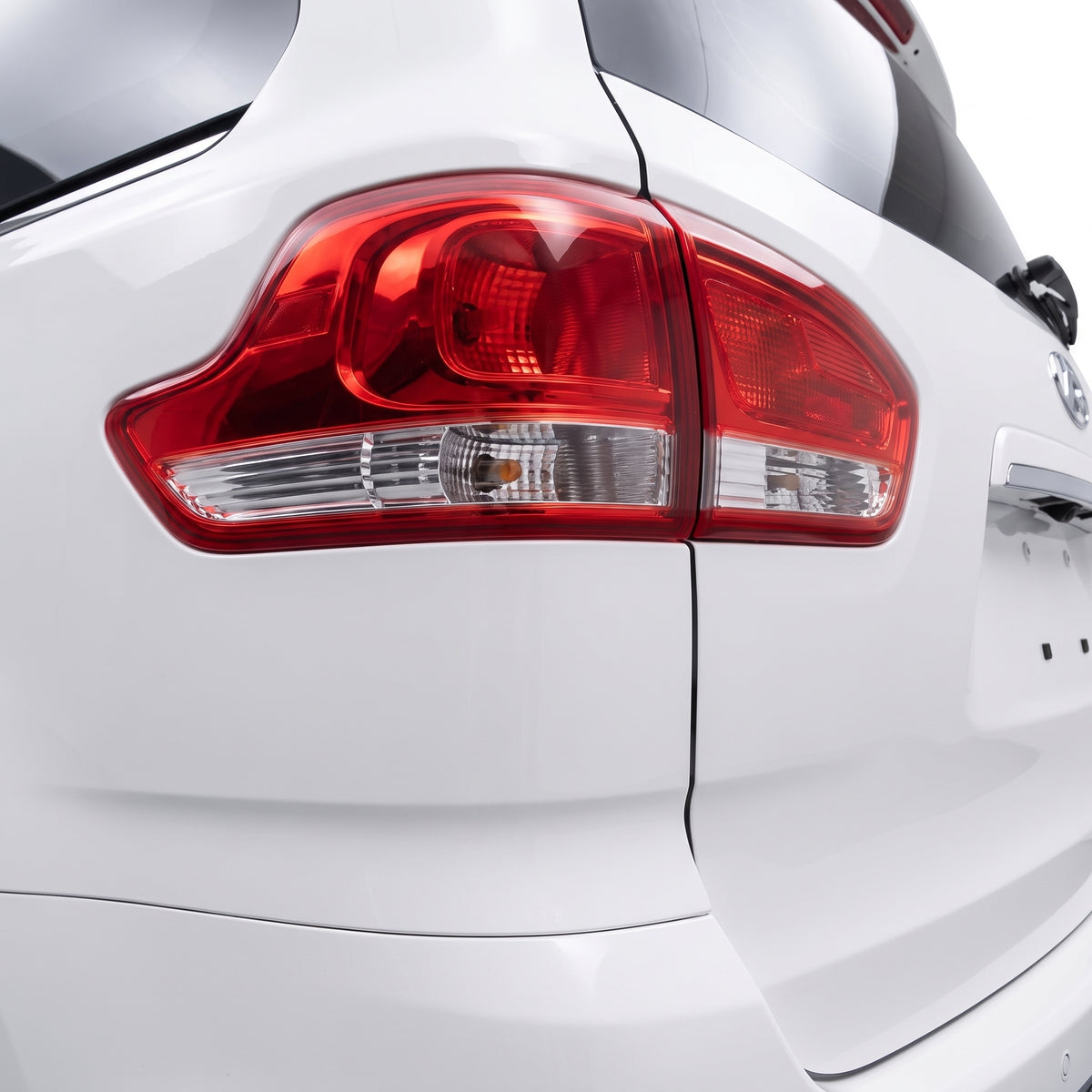 LDV G10 SV7A / SV7C (2020 - 2021) OEM Style Tail Lights LH + RH installed close-up