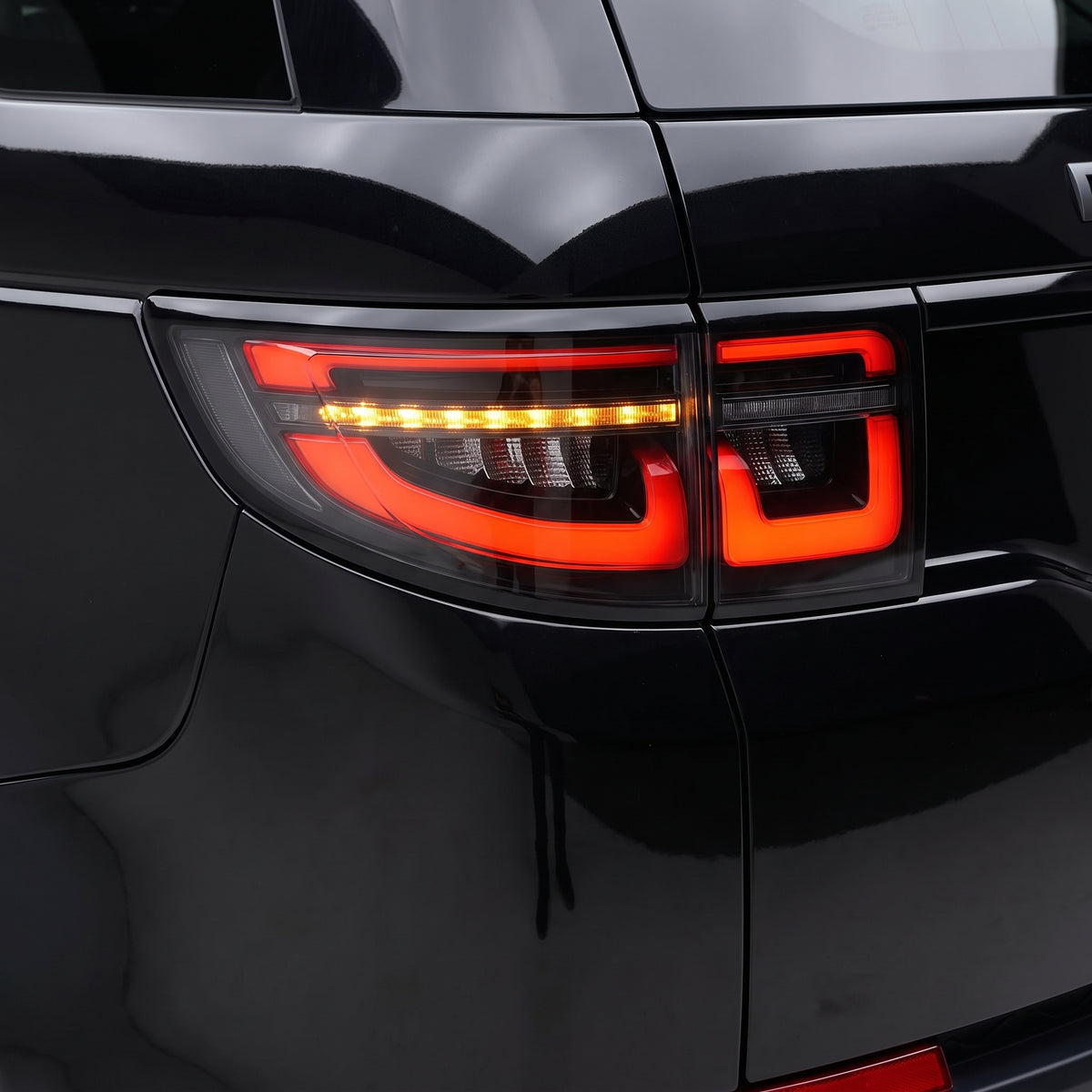 Land Rover Discovery Sport L550 (2015 - 2019) Sequential Full LED 3D Stripe Bar Tail Lights LH + RH installed