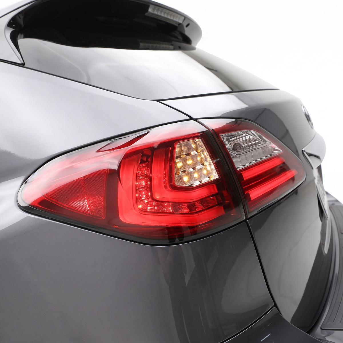 Lexus RX GSU / MCU / MHU / AGL / GGL / GYL (2008 - 2015) Sequential 3D LED Stripe Bar Tail Lights LH + RH installed close-up