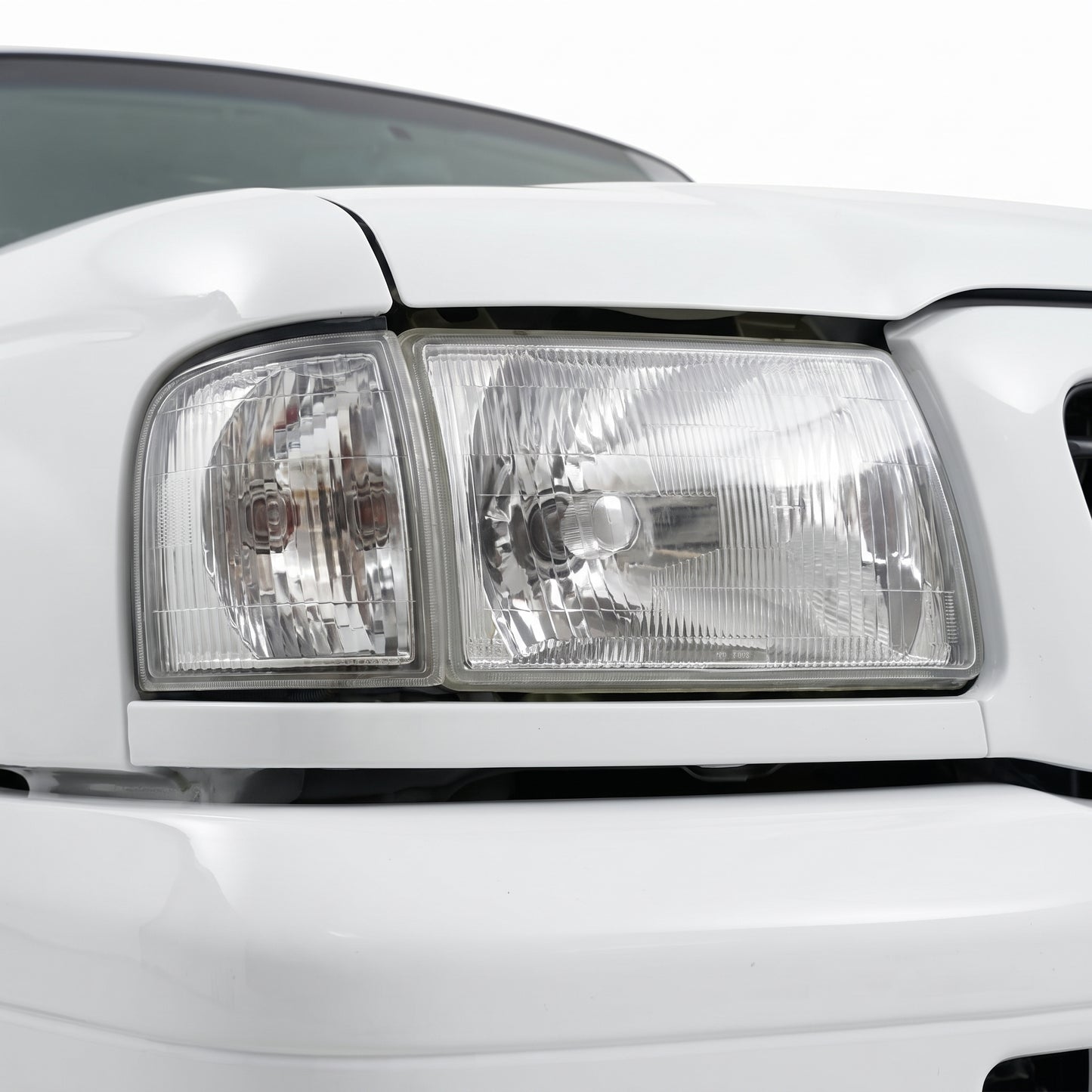 Mazda Bravo B2500 (1996 - 1999) Headlights LH + RH