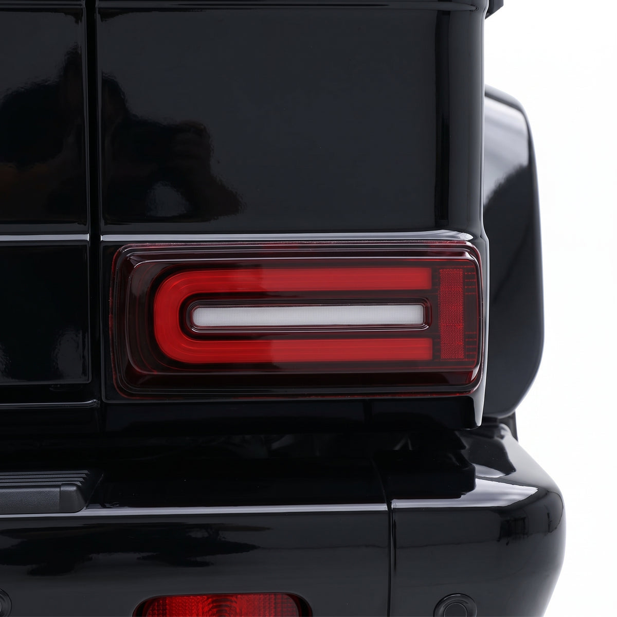 Mercedes-Benz G-Class W463 (1986 - 2018) Update Style Full LED Tail Lights LH + RH installed