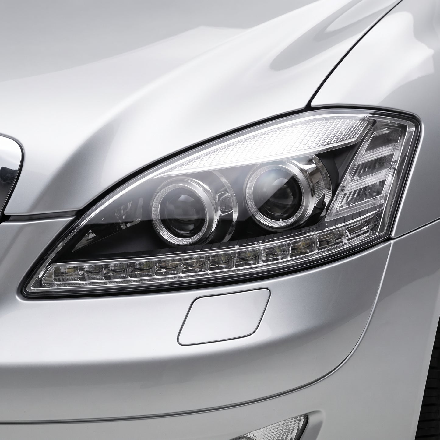 Mercedes-Benz S-Class W221 (2006 - 2009) S65 AMG Style DRL LED Projector Headlights with LED Indicators LH + RH