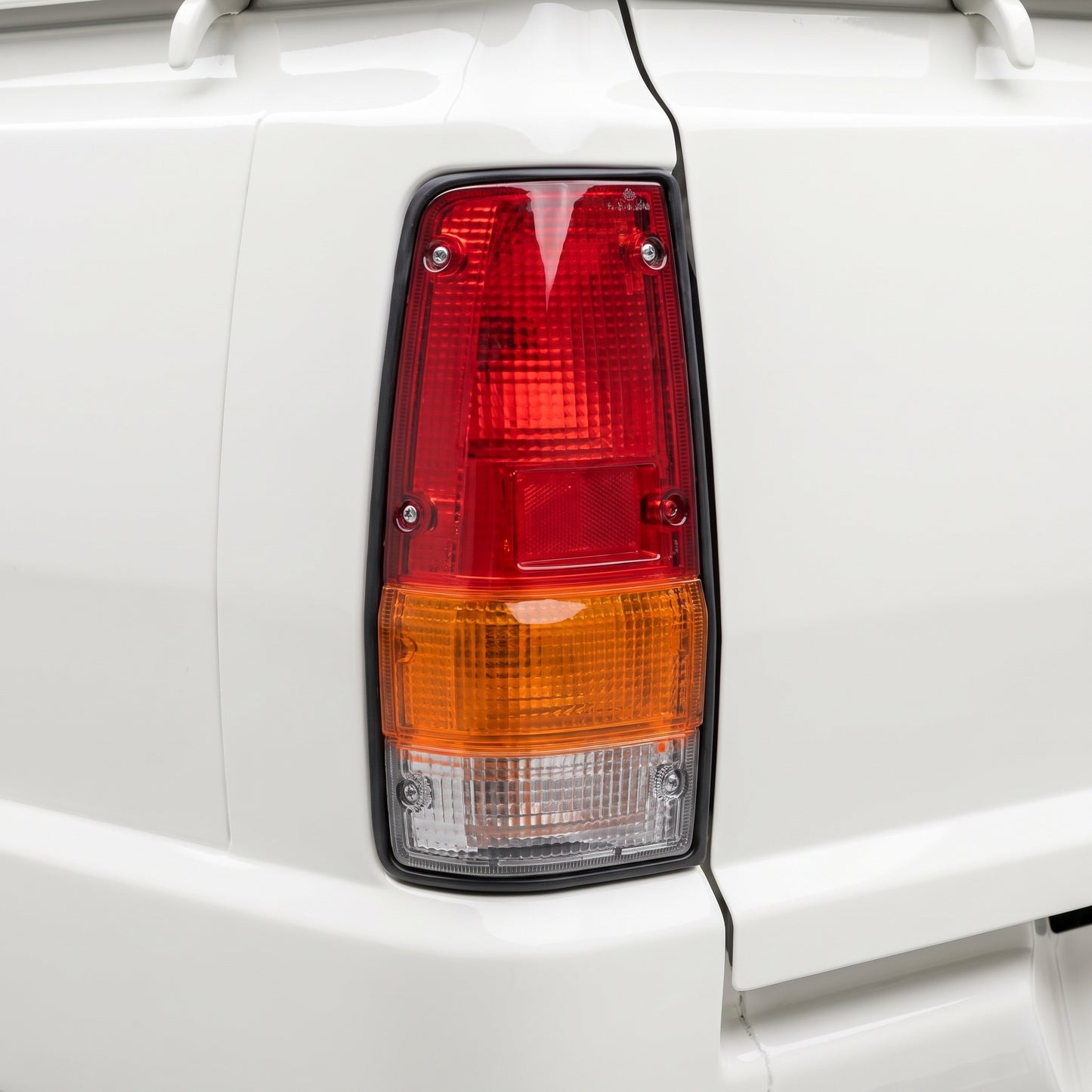 Mitsubishi L200 Express MA (1979 - 1980) OEM-Style Tail Lights LH + RH