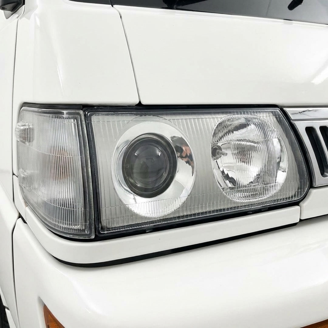 Mitsubishi L300 Express SJ (1993 - 2001) Halogen Headlights LH + RH