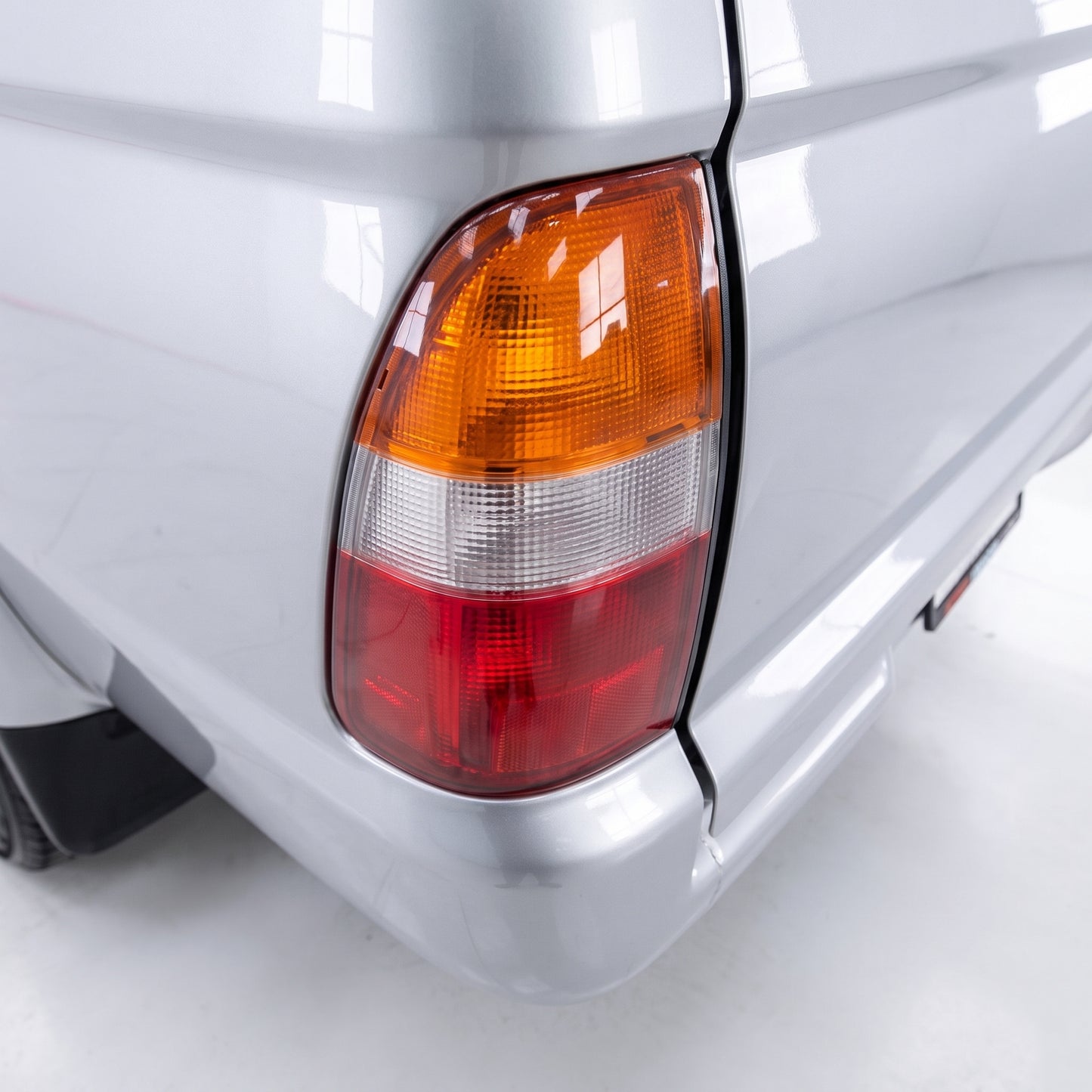 Mitsubishi Triton MK (1996–2001) OEM Replacement Tail Lights