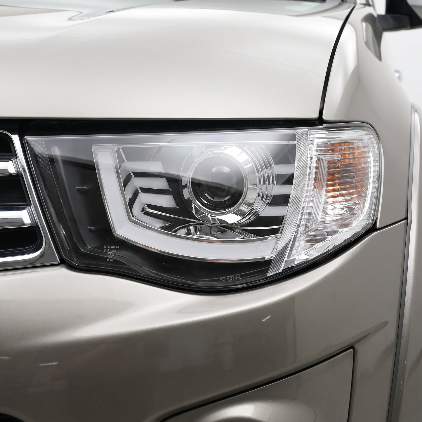 Mitsubishi Triton MN Ute (2009 - 2015) LED Projector Headlights LH + RH