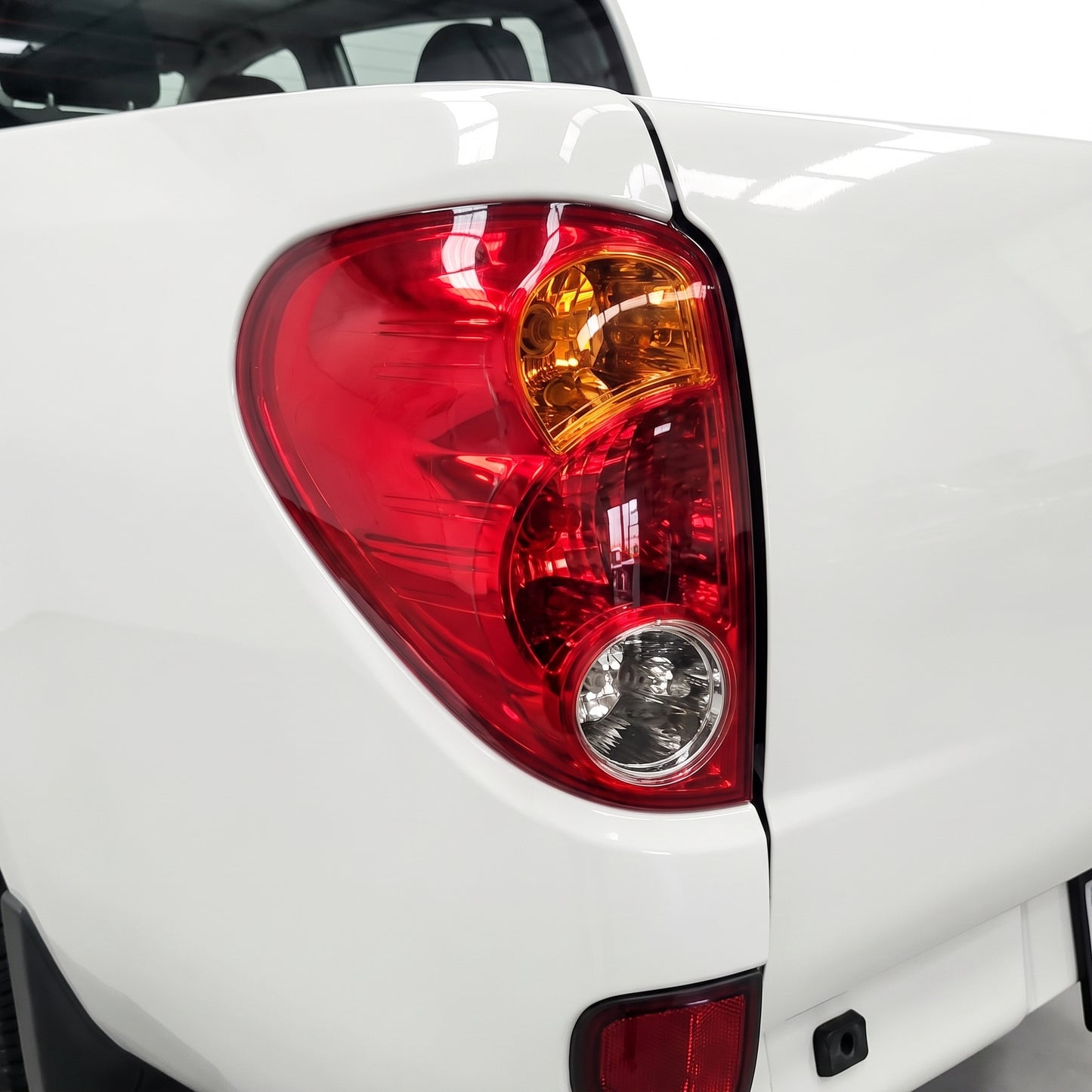 Mitsubishi Triton MN (2009 - 2015) Clear / Red Halogen OEM Style Tail Lights LH + RH