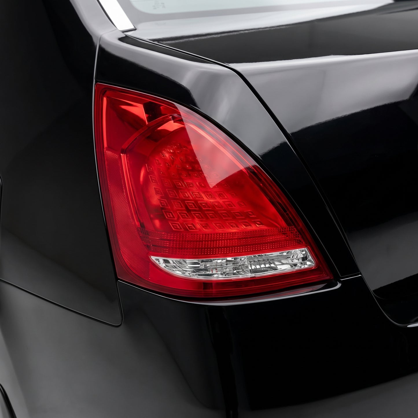 Nissan Maxima J31 Series 1 (2003 - 2005) OEM Style Tail Lights LH + RH
