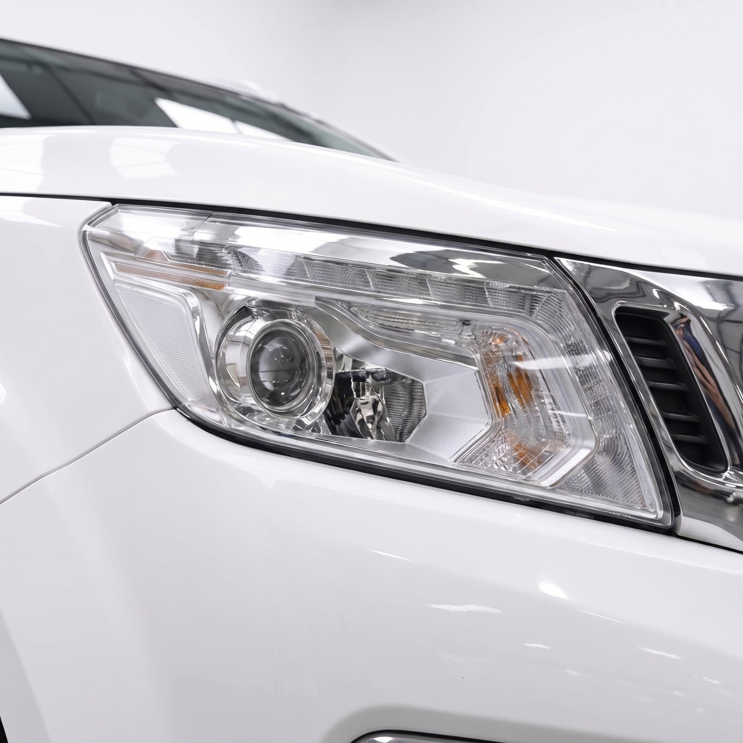 Nissan Navara D23 NP300 (2015 - 2021) Chrome LED OEM Style Headlights LH + RH