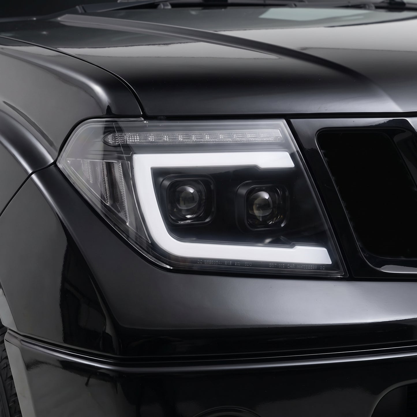 Nissan Navara D40 (2005 - 2014) Black DRL Projector With LED Sequential Indicators Headlights LH + RH