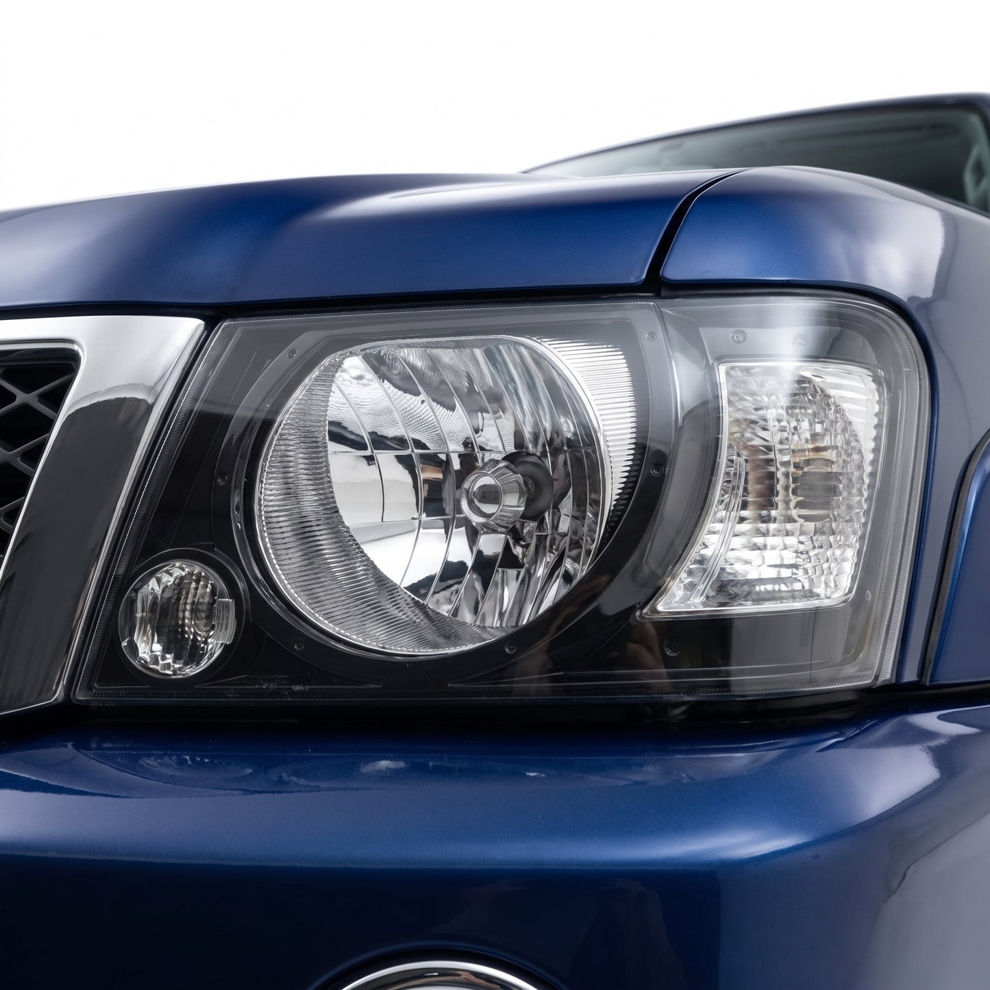 Nissan Patrol GU Y61 Wagon (2004 - 2015) Black OEM Style Headlights LH + RH