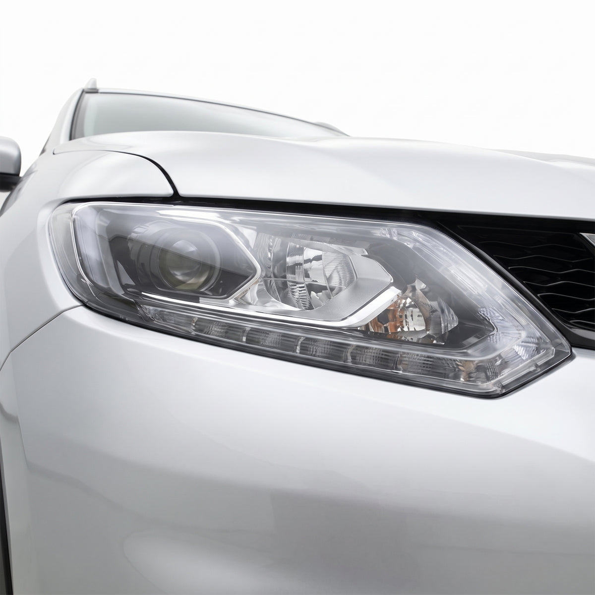 Nissan X-Trail T32 Series 1 (2014 - 2017) OEM Style Headlights LH + RH installed close-up
