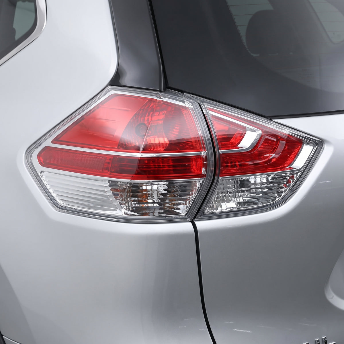 Nissan X-Trail T32 (2014 - 2017) Inner Halogen Tail Lights LH + RH installed