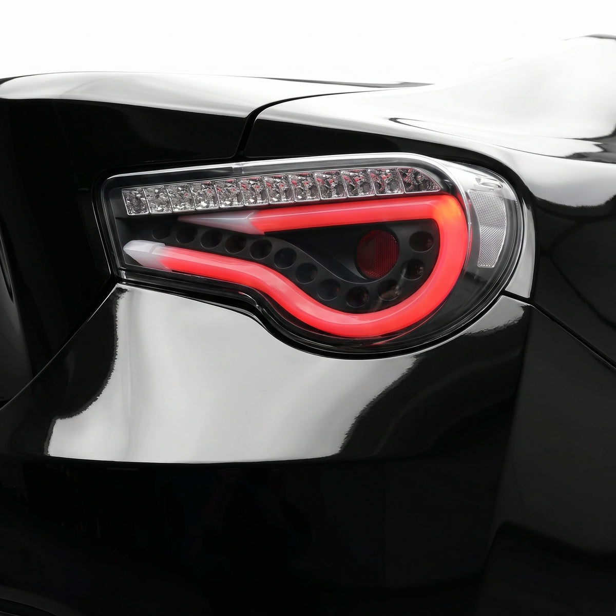 Subaru BRZ / ZC6 1st Gen. (2012 - 2021) Sequential Black 3D Stripe Bar Full LED Tail Lights LH + RH installed close-up