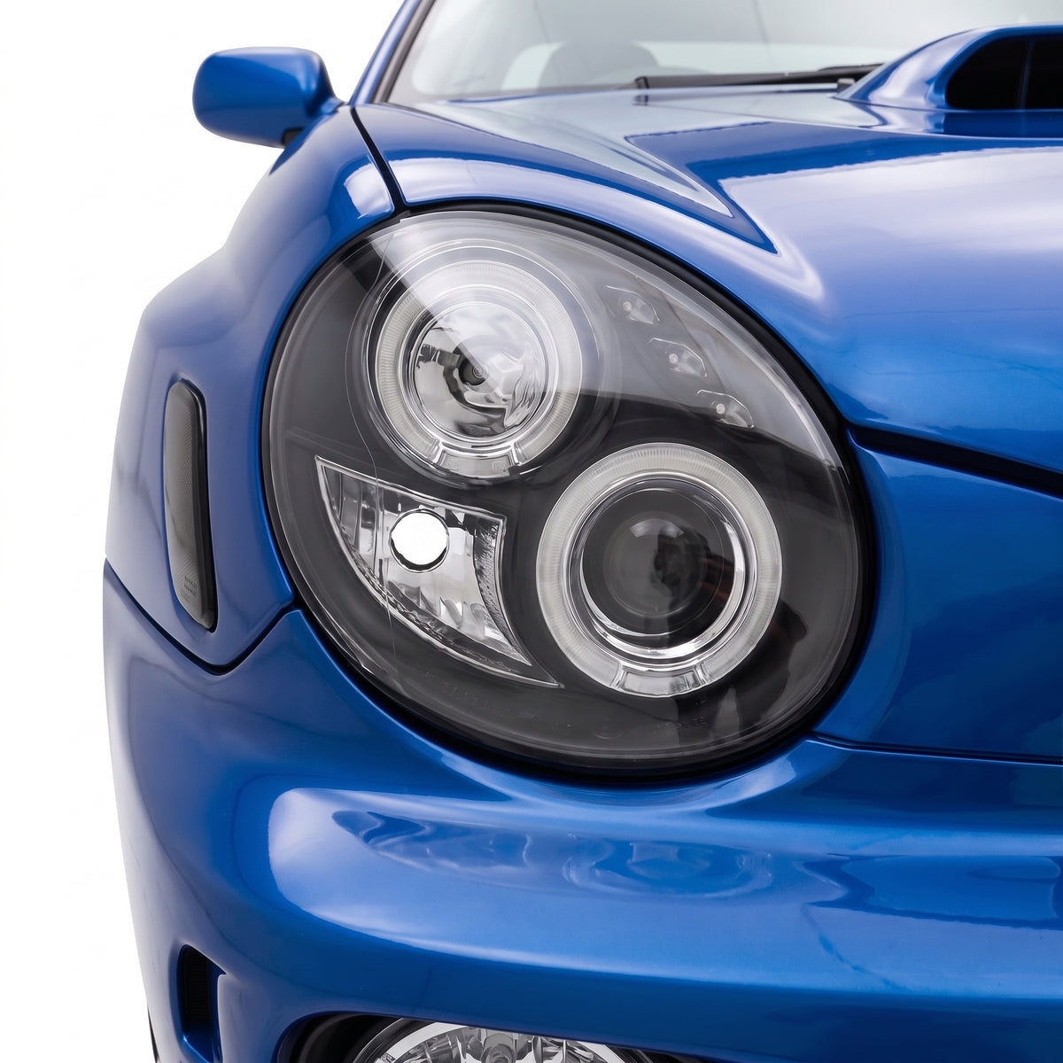 Subaru WRX GD (2001 - 2003) Angel-Eyes DRL Projector Headlights Bugeye LH + RH installed close-up