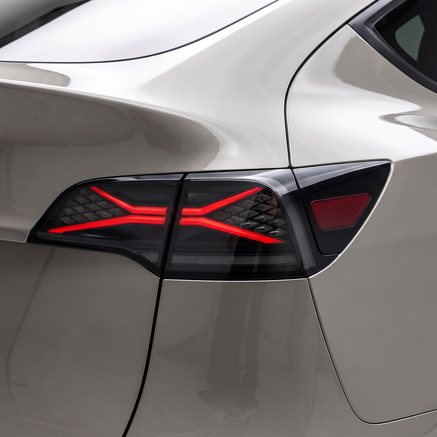 Tesla Model Y SUV (2022 - 2023) Sequential Smoked Tail Lights LH + RH