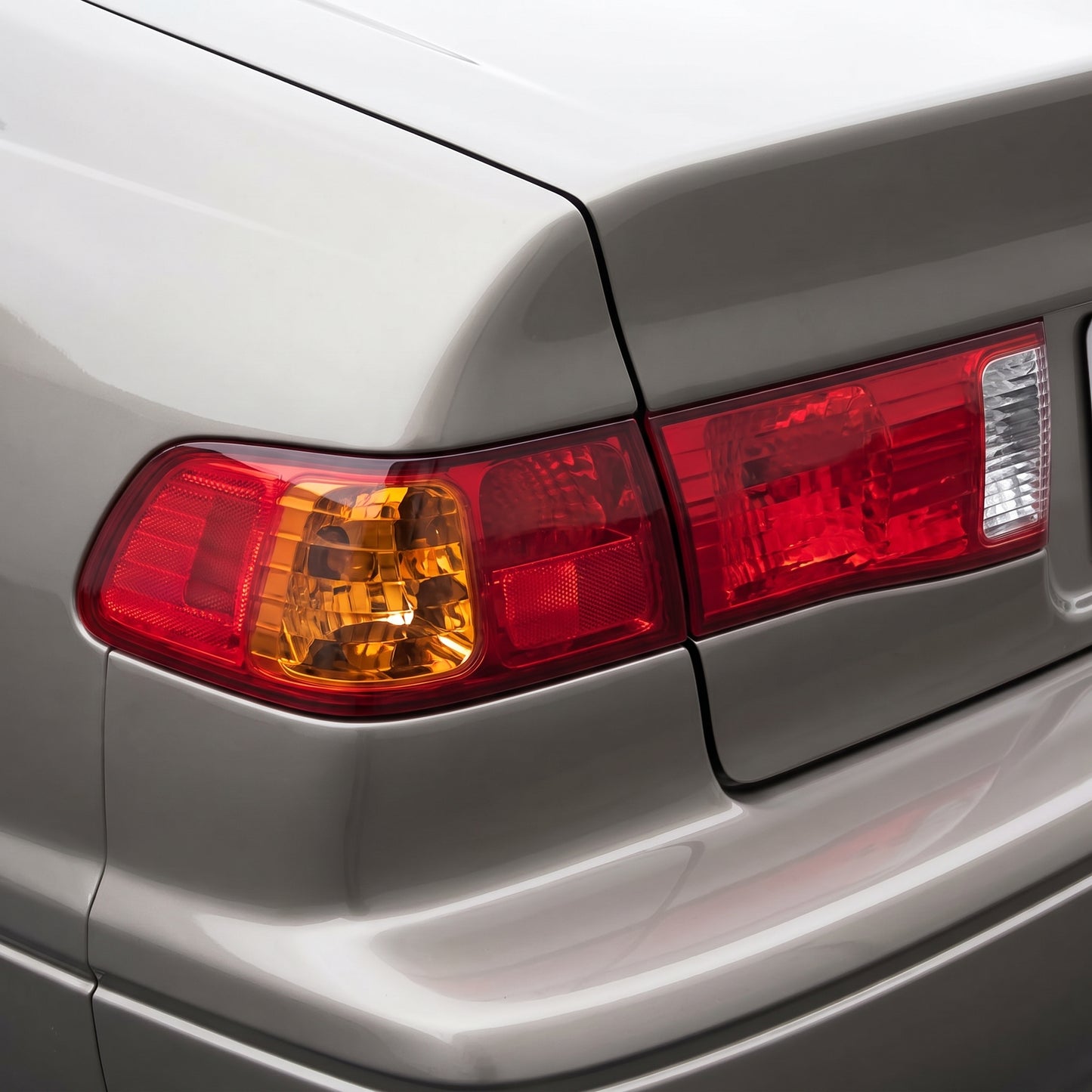 Toyota Camry XV20 (2000 - 2002) Halogen Tail Lights LH + RH