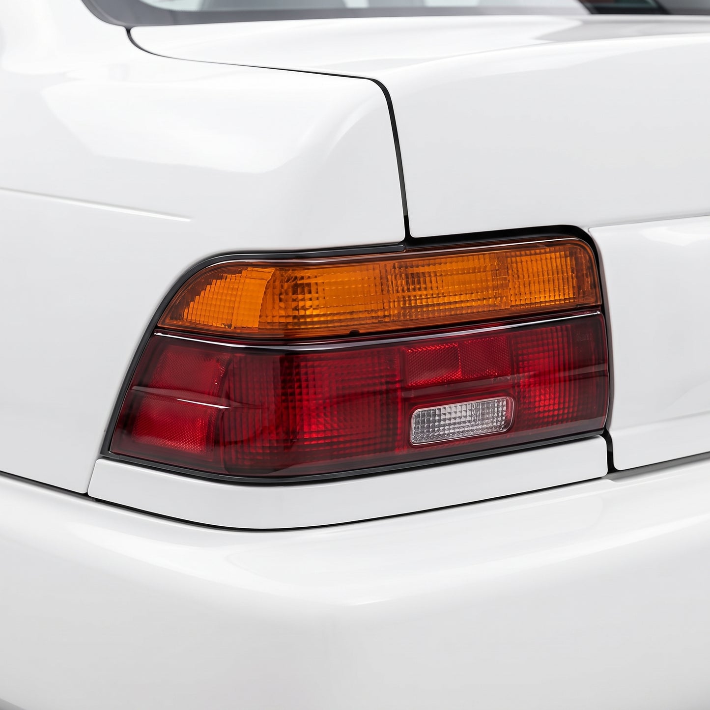 Toyota Corolla E100 / AE101 / AE102 Sedan (1994 - 1999) Tail Light LH + RH