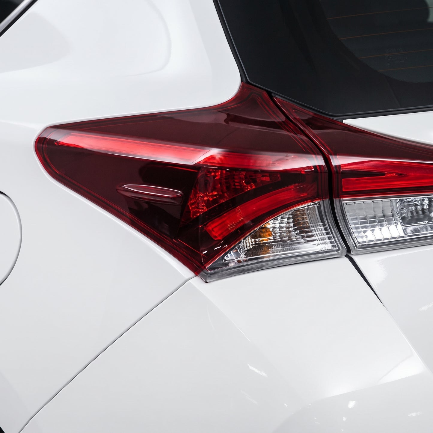 Toyota Corolla E180 / ZWE186 Hybrid (2016 - 2018) Tail Light LH + RH