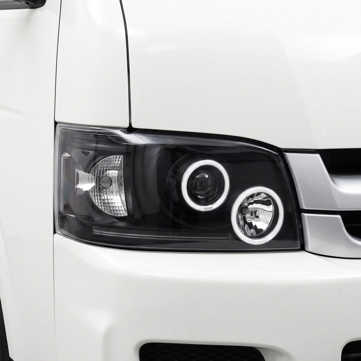 Toyota HiAce H200 (2005 - 2010) CCFL Angel-Eyes LED DRL Projector Headlights LH + RH