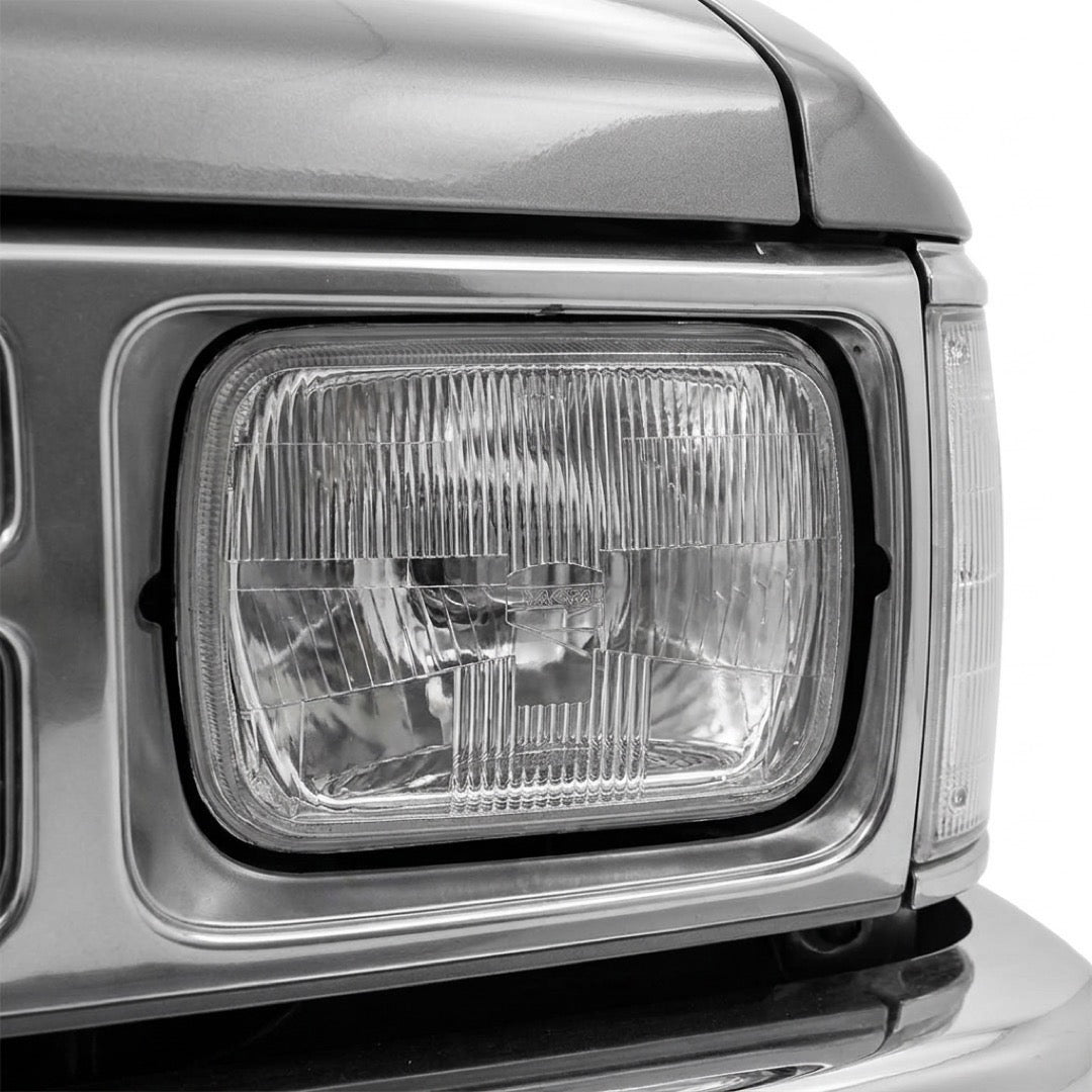 Toyota HiLux N30 / N40 / N50 / N60 (1980 - 2005) Headlights works with H4 Globe Glass or Plastic Lens LH + RH