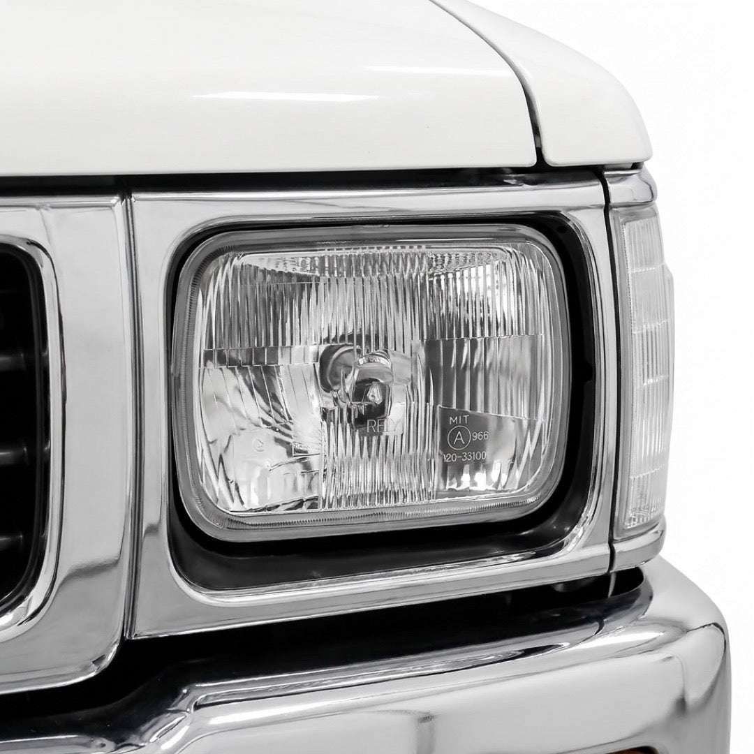 Toyota HiLux N50 (1991 - 1994) Clear OEM Style Headlights LH + RH