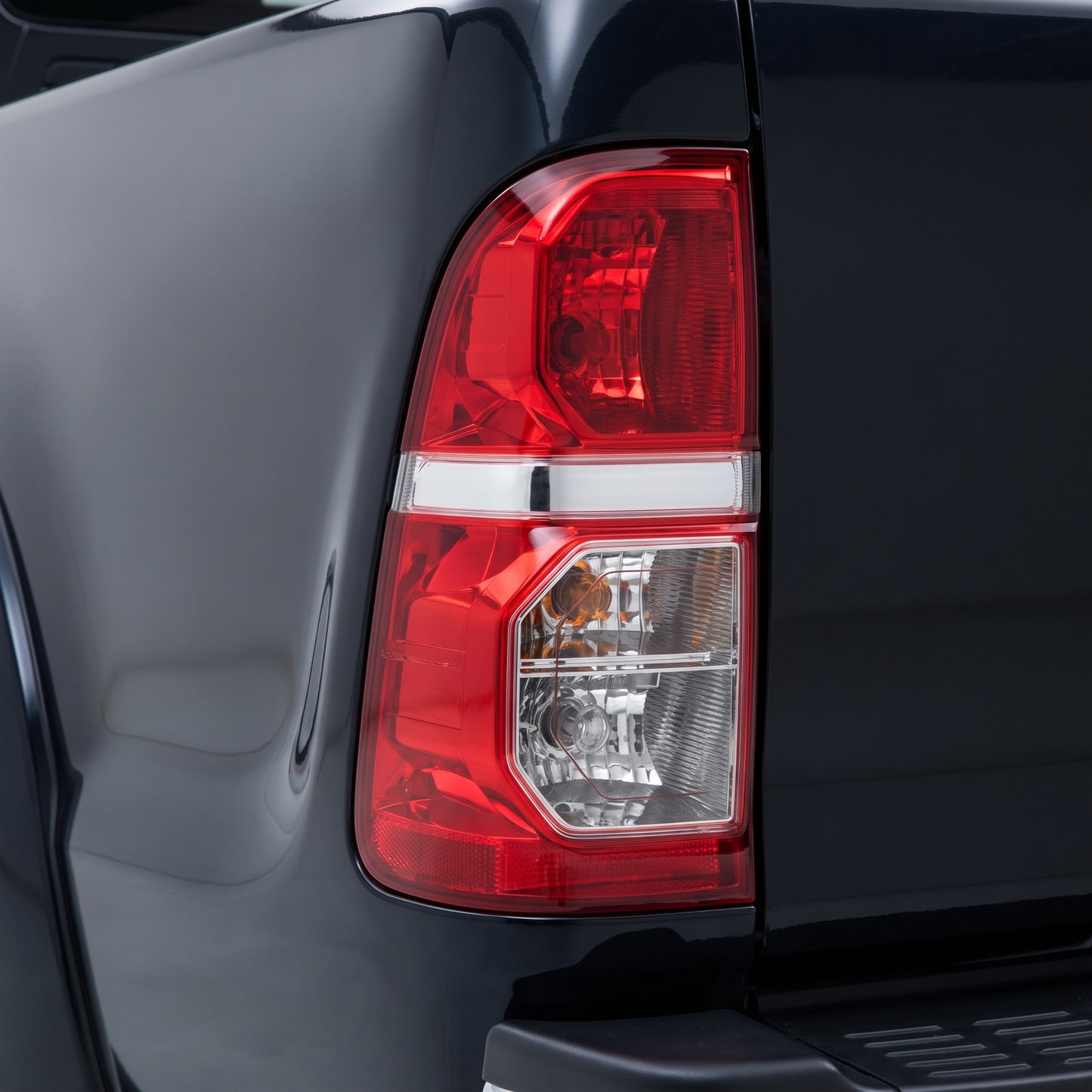 Toyota HiLux N70 (2011–2015) OEM Replacement Tail Lights