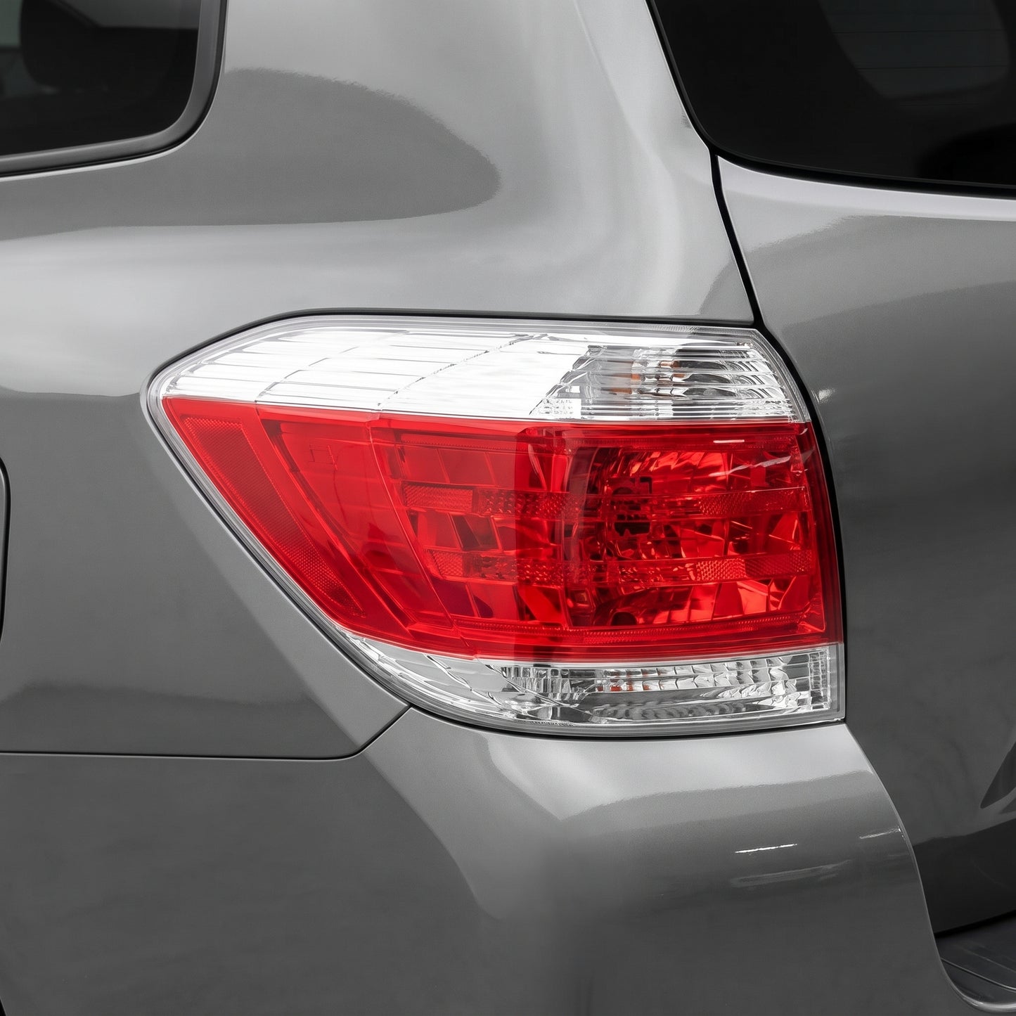 Toyota Kluger GSU 40R / 45R (2010 - 2014) Halogen Tail Lights LH + RH