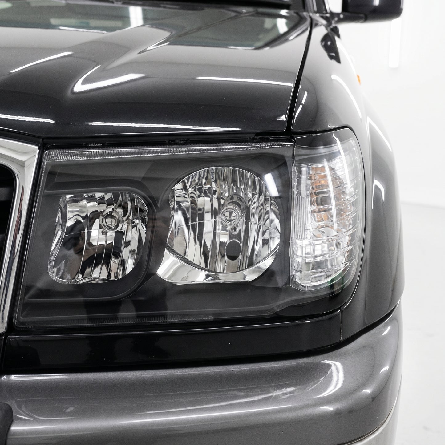 Toyota LandCruiser 100 Series Altezza (1998 - 2007) BLACK Series Headlights LH + RH